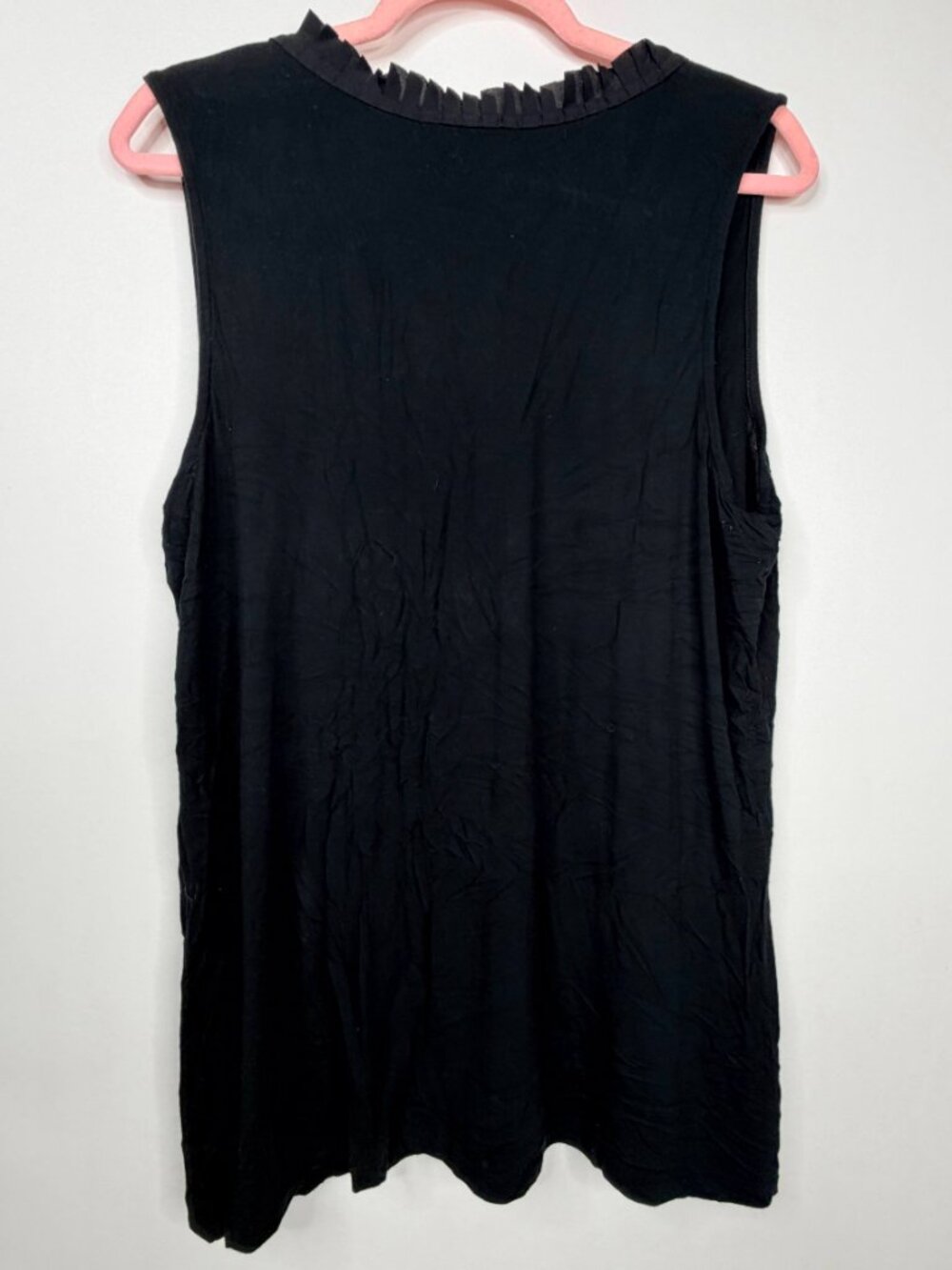 Banana Republic Ruffled V-Neck Shell Black Large #A3215 - Picture 3 of 7